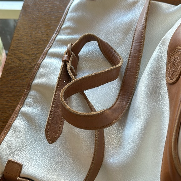 Unisa white and tan leather crossbody bag with an adjustable strap - Picture 7 of 14